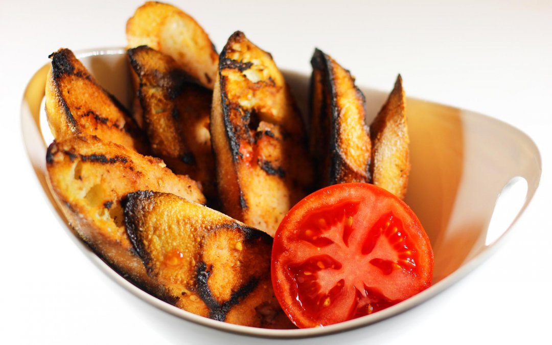 Grilled Baguette with Fresh Tomato Rub